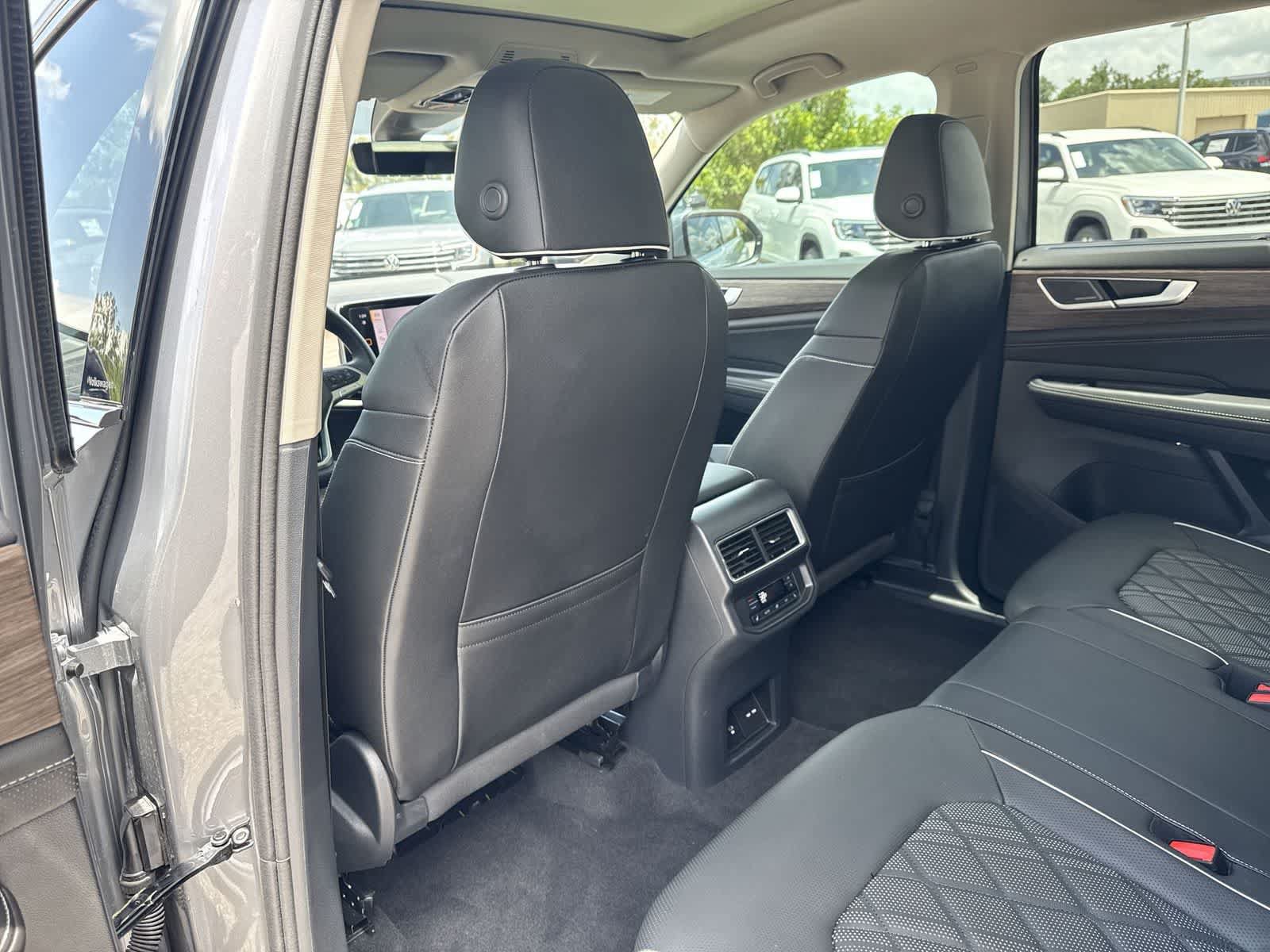 Used 2026 Volkswagen Atlas SEL Premium R-Line AWD/4WD image 25
