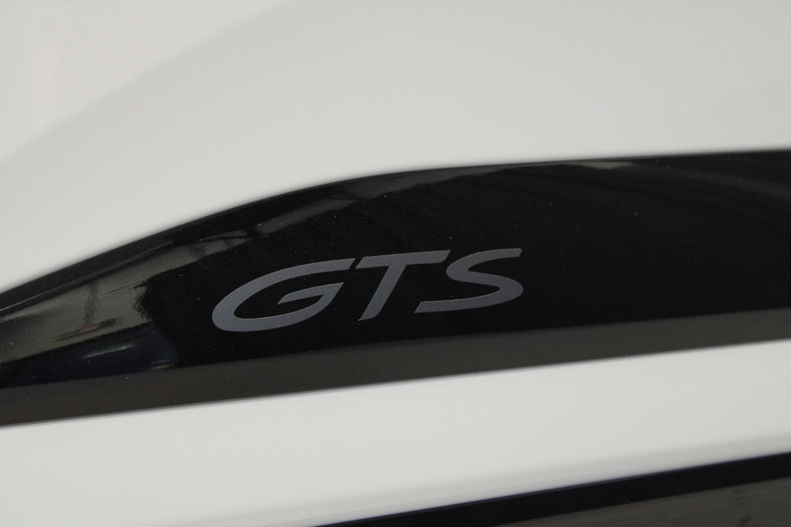 New 2026 Porsche Macan GTS Electric AWD/4WD image 16