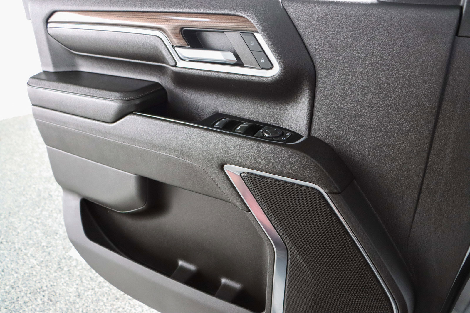 Used 2024 Chevrolet Silverado 3500 LT w/ Convenience Package image 23