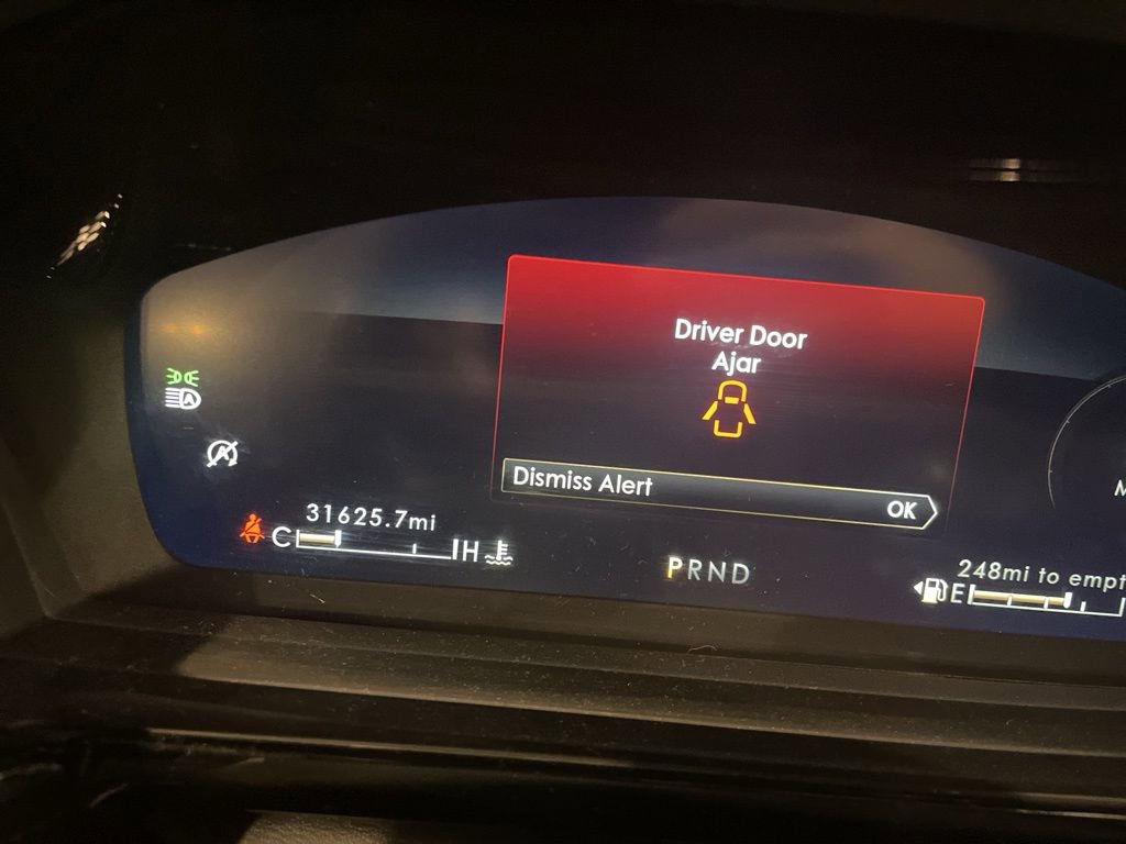 Used 2022 Lincoln Corsair Reserve w/ Luxury Package image 2