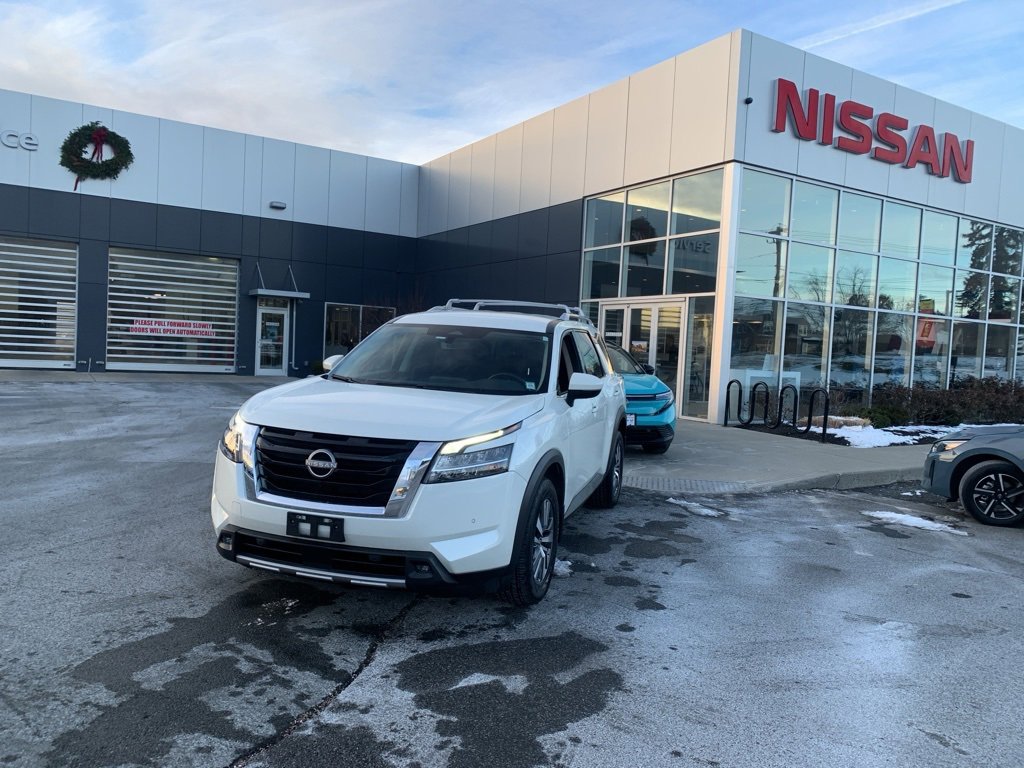 Used 2023 Nissan Pathfinder SL image 3