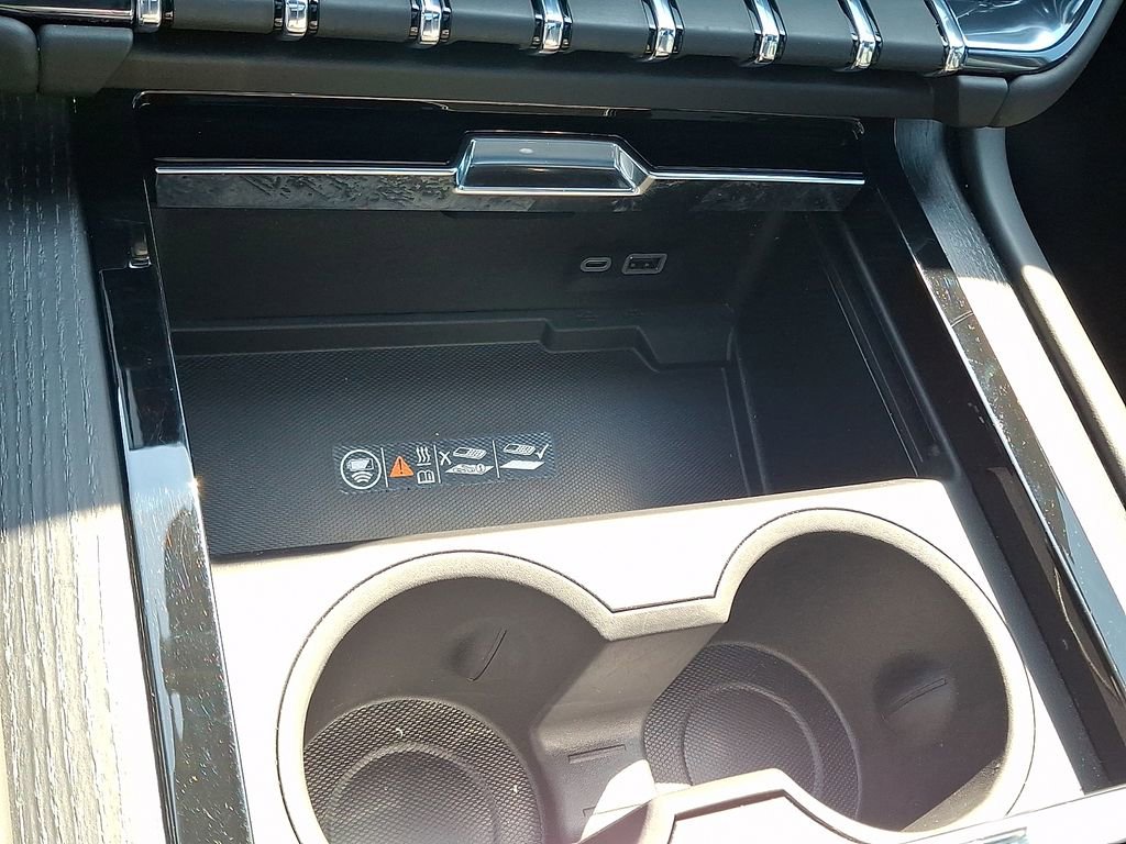 Used 2026 GMC Yukon AT4 Ultimate w/ LPO, Floor Liner Package AWD/4WD image 27