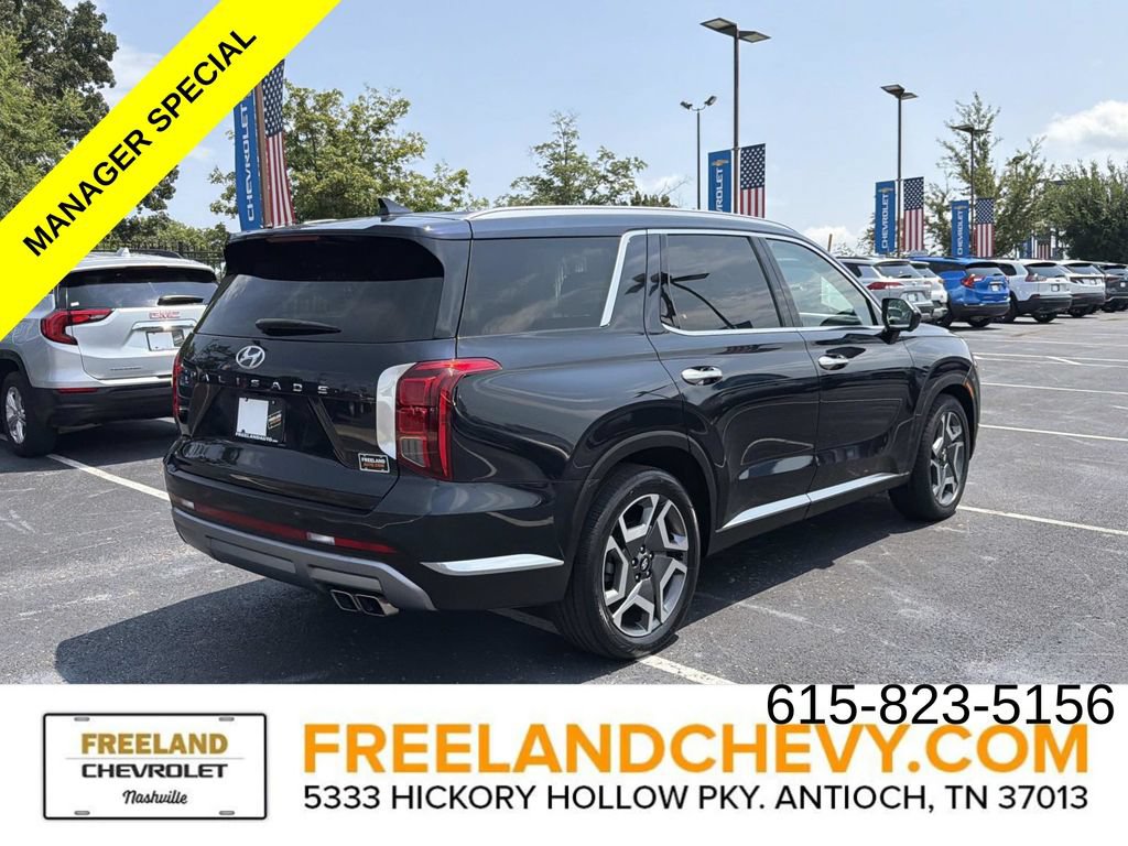 Used 2023 Hyundai Palisade Limited FWD image 3