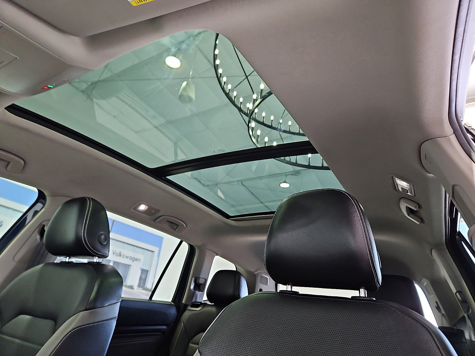 Certified 2022 Volkswagen Atlas SEL Premium image 15