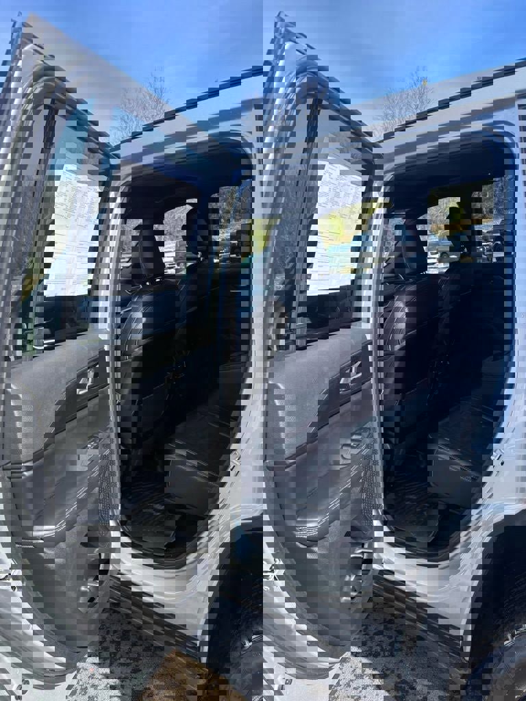 Used 2025 Jeep Grand Cherokee Altitude image 18