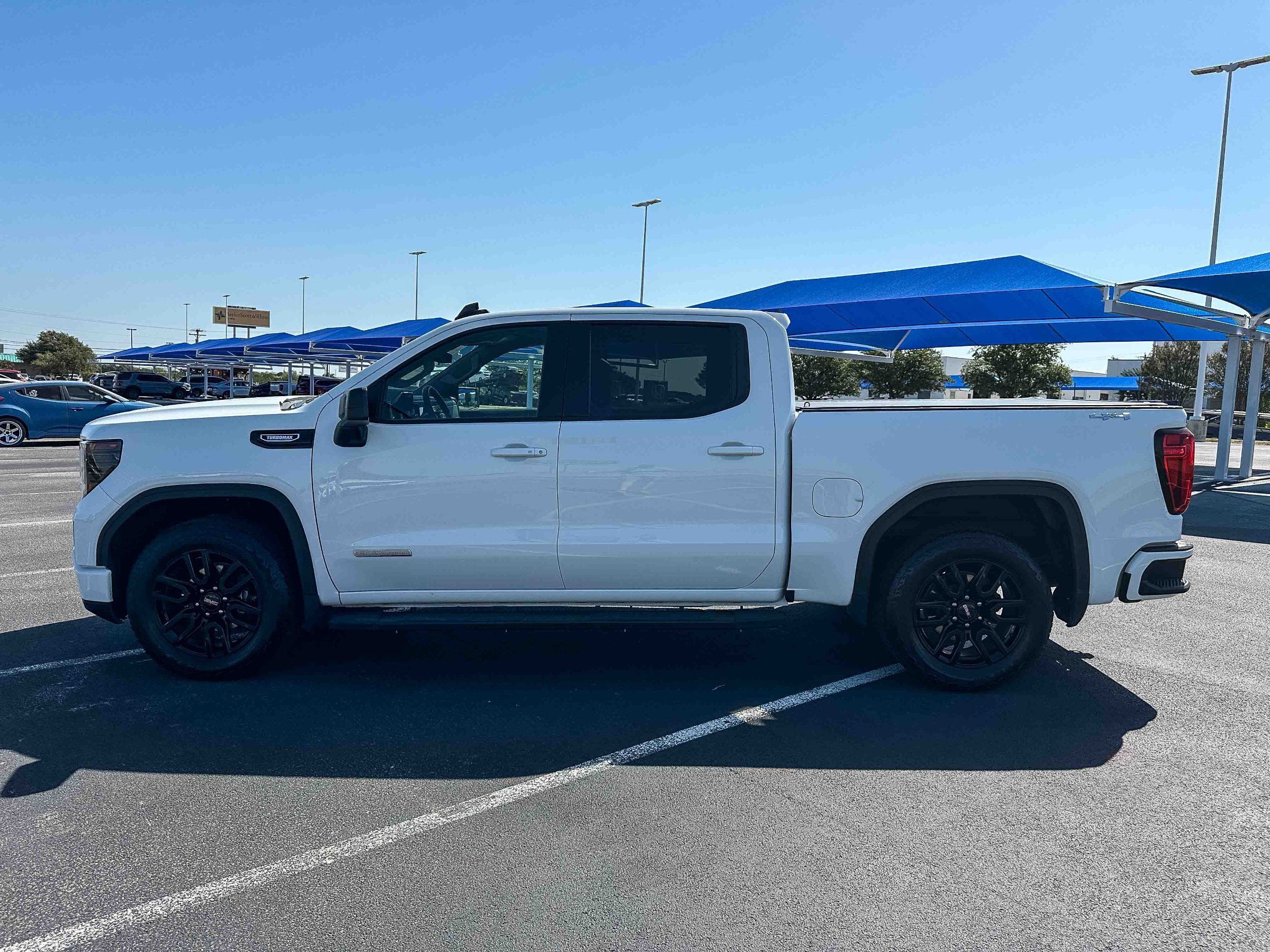 Used 2024 GMC Sierra 1500 Elevation AWD/4WD image 9