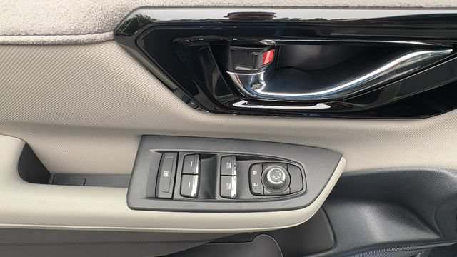 Used 2025 Subaru Forester Limited AWD/4WD image 21