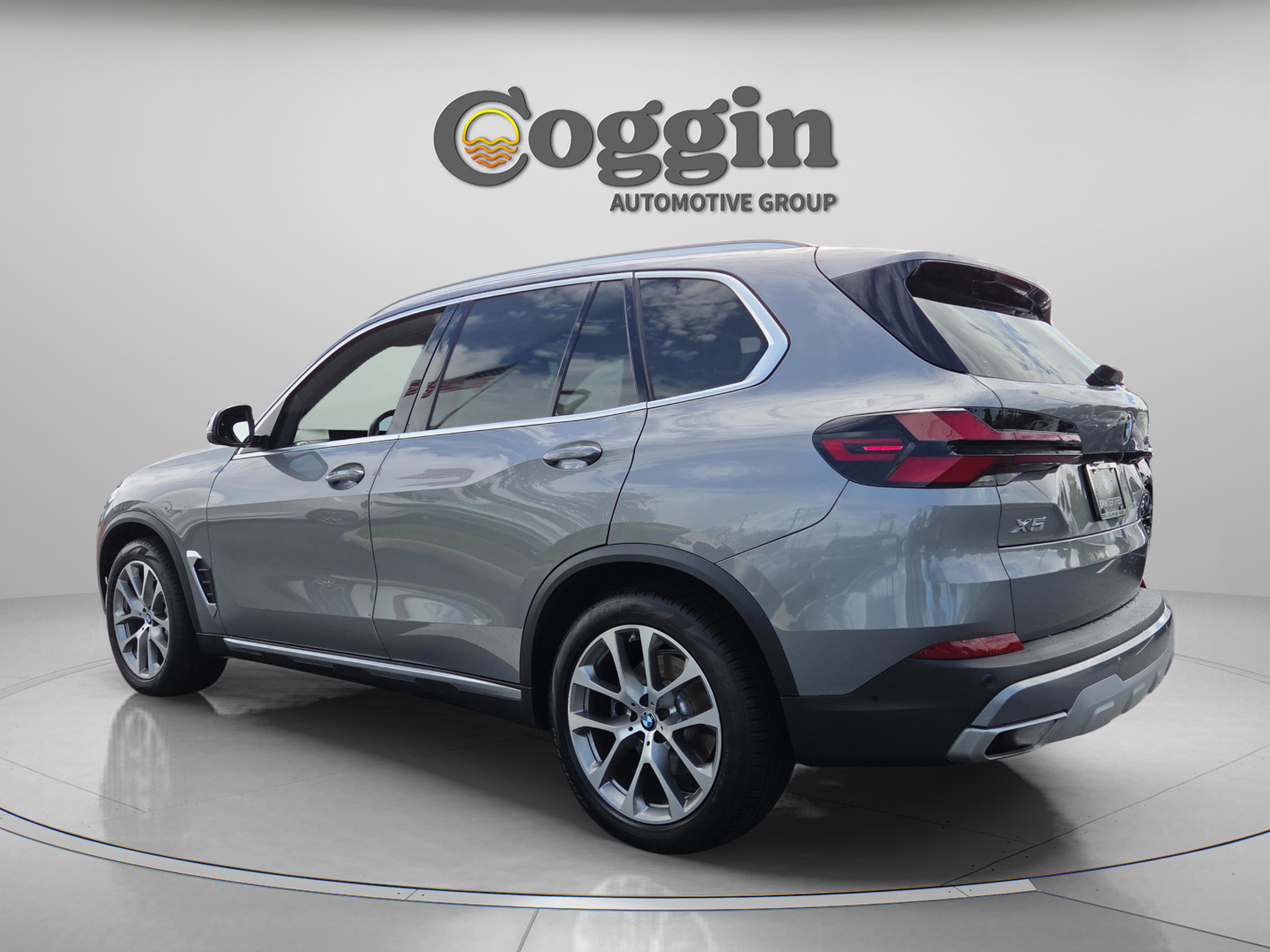 Certified 2024 BMW X5 xDrive40i w/ Premium Package image 3