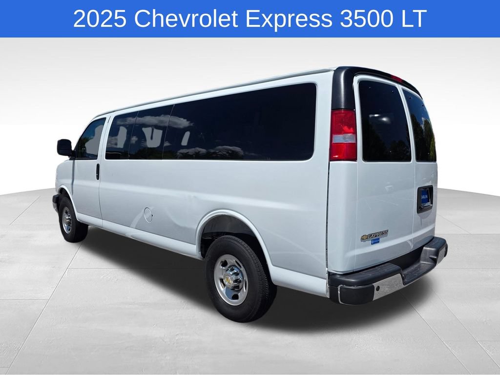 Certified 2025 Chevrolet Express 3500 LT w/ LT Preferred Equipment Group RWD image 4