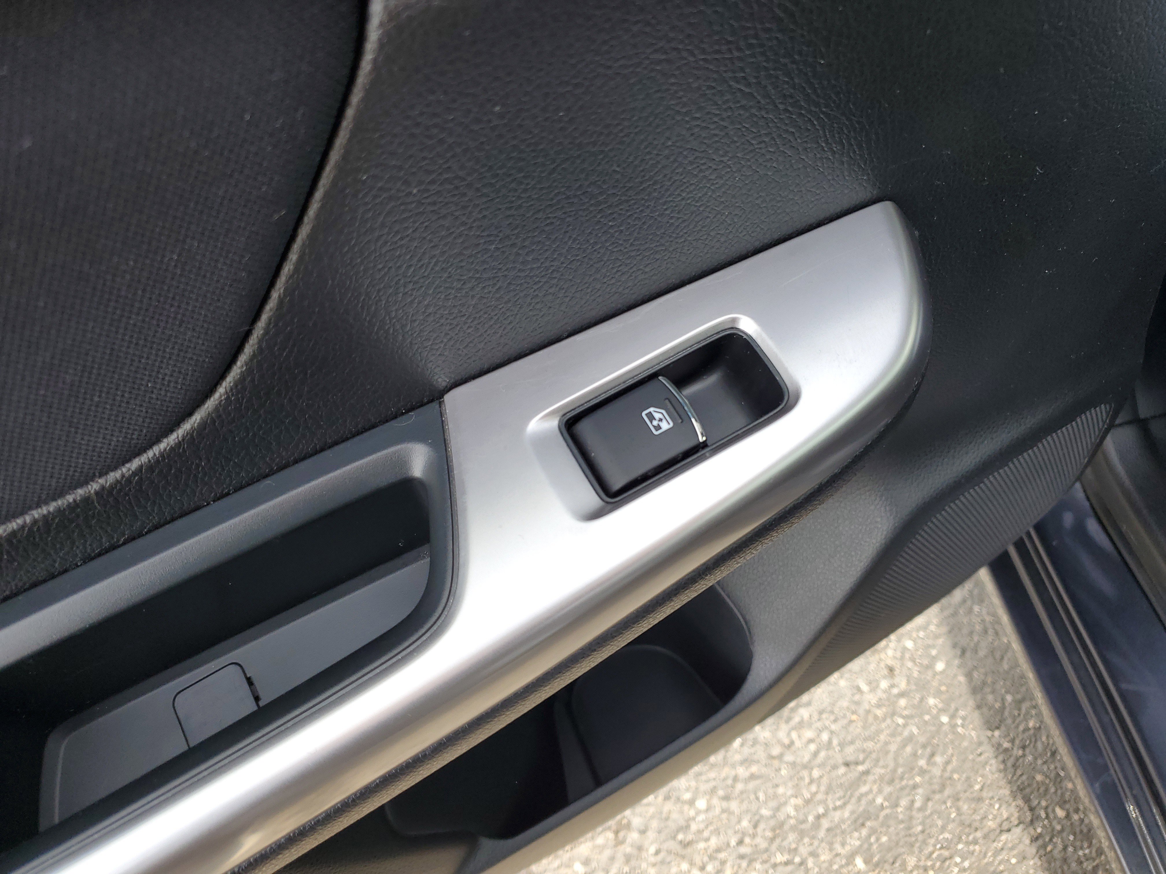 Used 2015 Subaru Impreza 2.0i Premium image 12