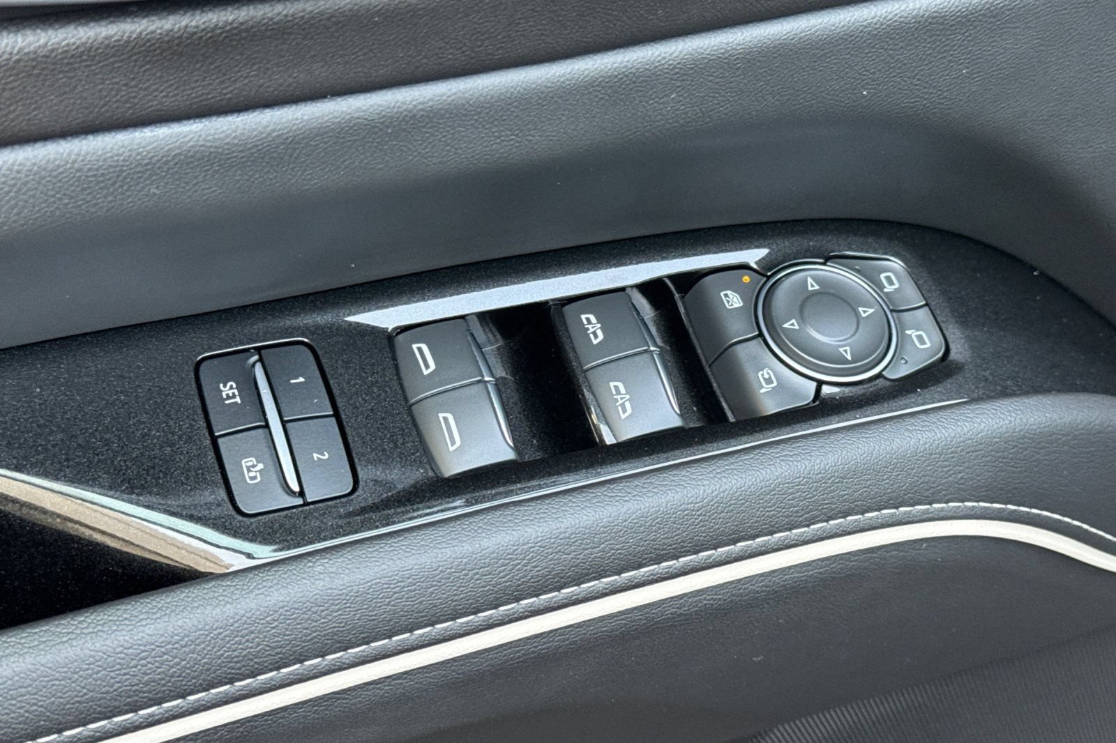 Used 2024 Cadillac Escalade Sport w/ LPO, ONYX Package AWD/4WD image 13