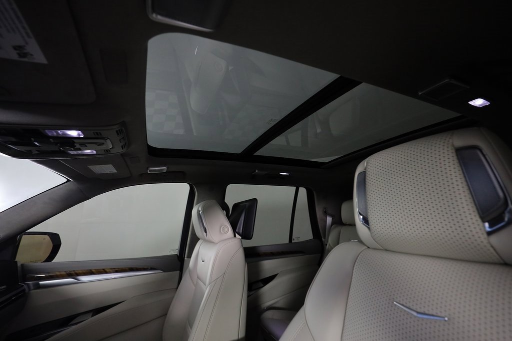 Used 2025 Cadillac Escalade Sport Platinum w/ LPO, ONYX Package image 21