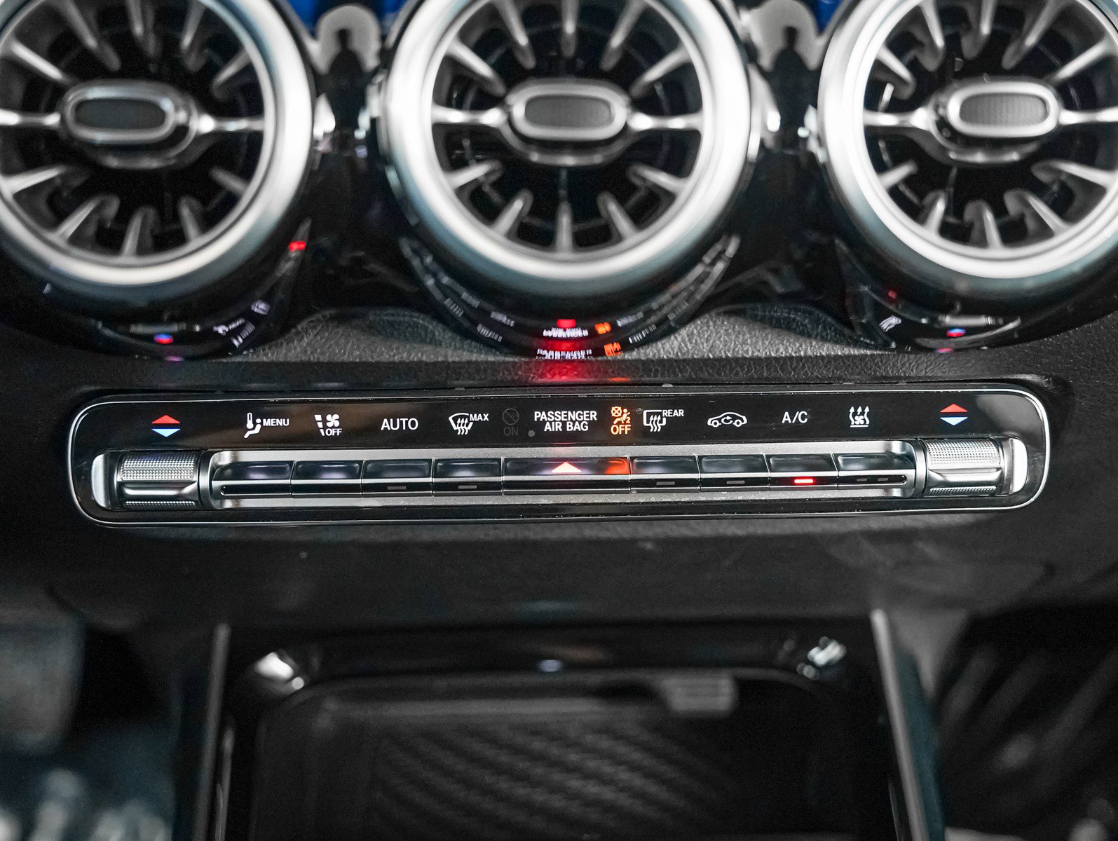 Certified 2023 Mercedes-Benz EQB 300 4MATIC w/ Exclusive Package image 23