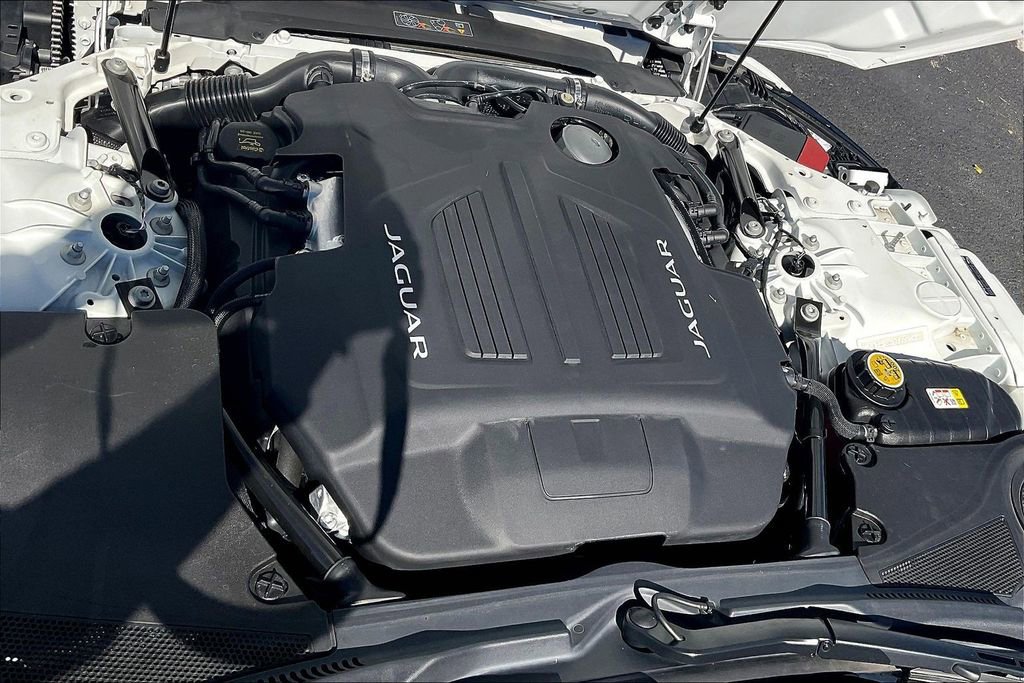 Used 2022 Jaguar F-TYPE R-Dynamic image 26