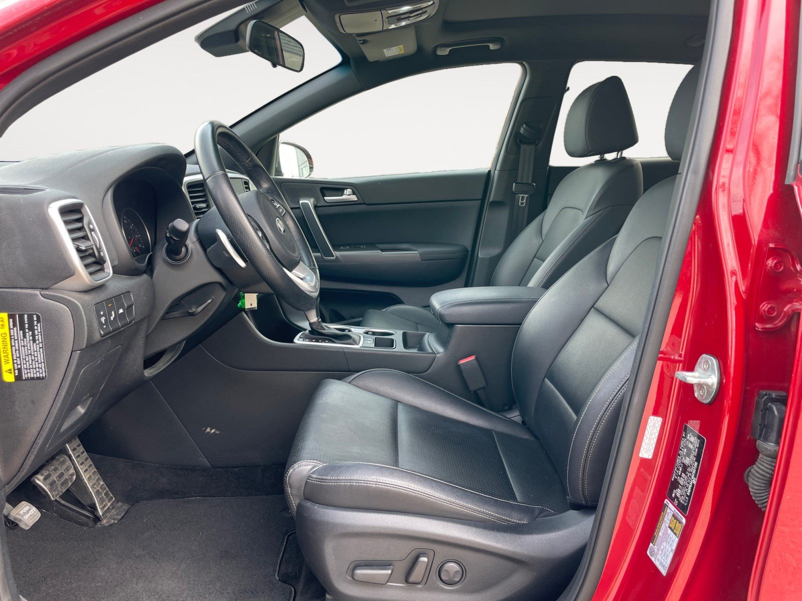 Used 2022 Kia Sportage Nightfall Edition FWD image 11