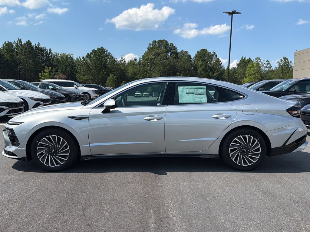 New 2026 Hyundai Sonata Limited FWD image 2