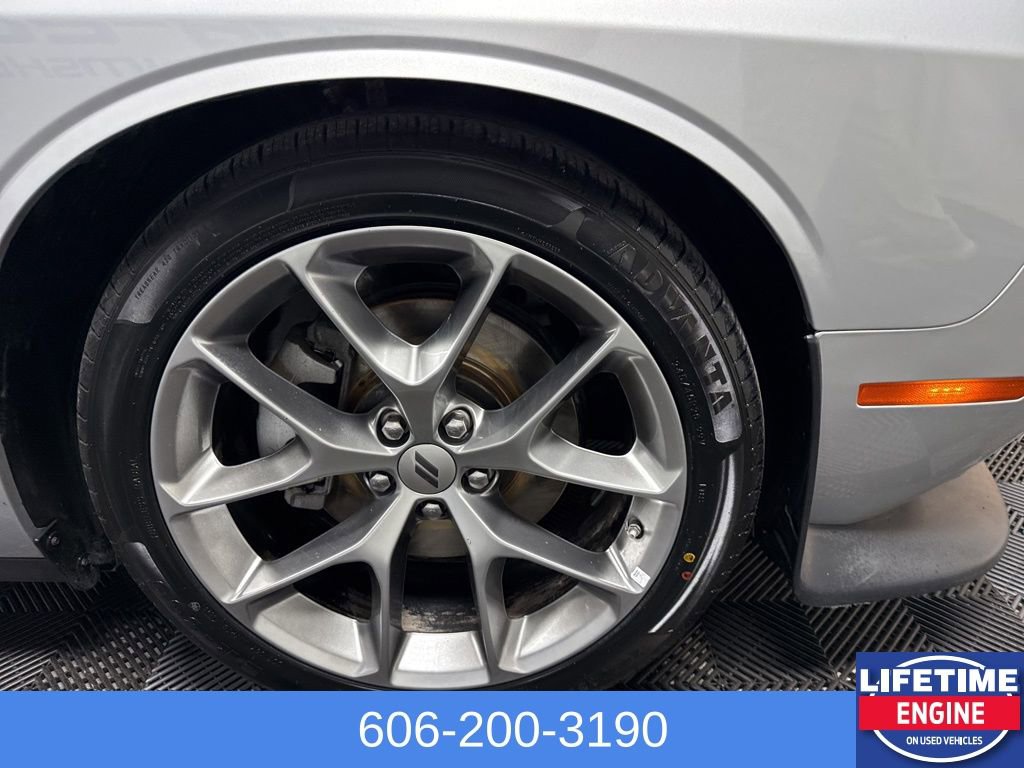 Used 2023 Dodge Challenger GT image 4
