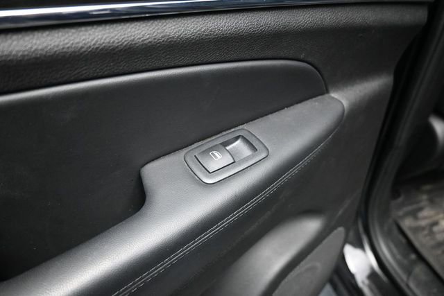 Used 2020 Jeep Grand Cherokee Limited AWD/4WD image 25