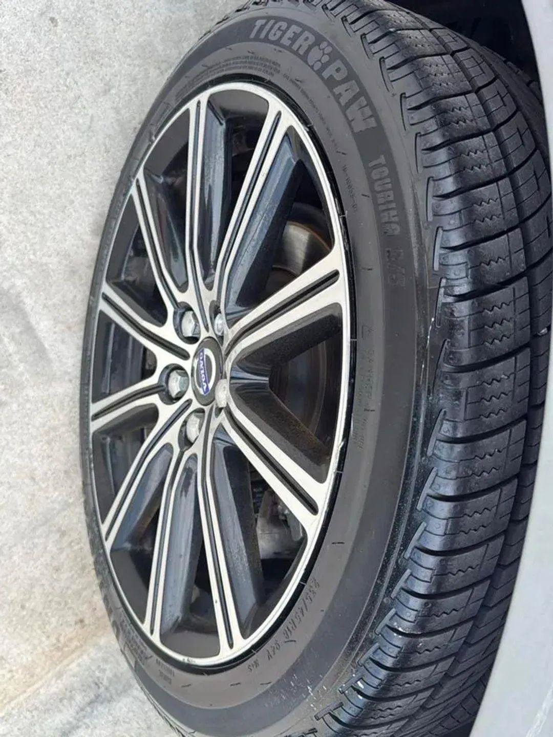 Used 2017 Volvo S60 T5 Inscription Platinum FWD image 18