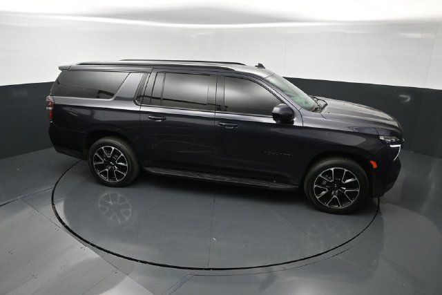 Used 2023 Chevrolet Suburban RST RWD image 28