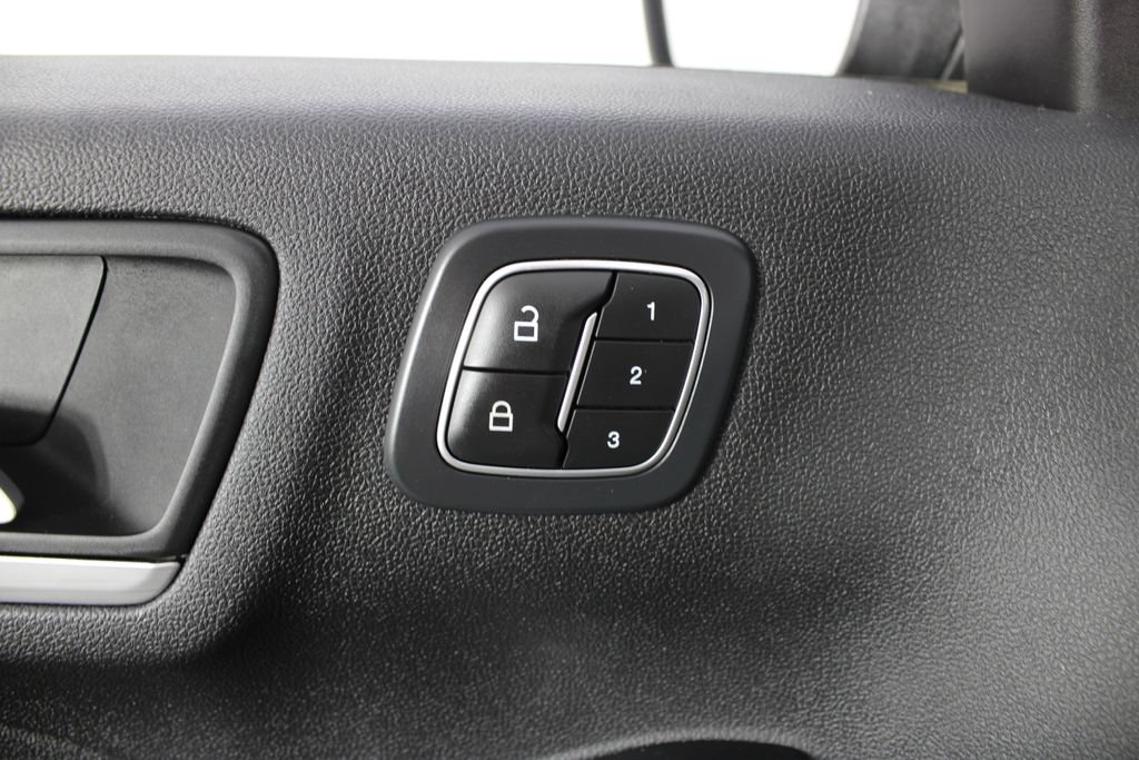 Used 2023 Ford Escape Platinum w/ Premium Technology Package AWD/4WD image 14
