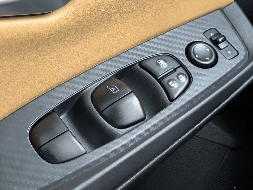 Used 2025 Nissan Sentra SV w/ SV Premium Package FWD image 22