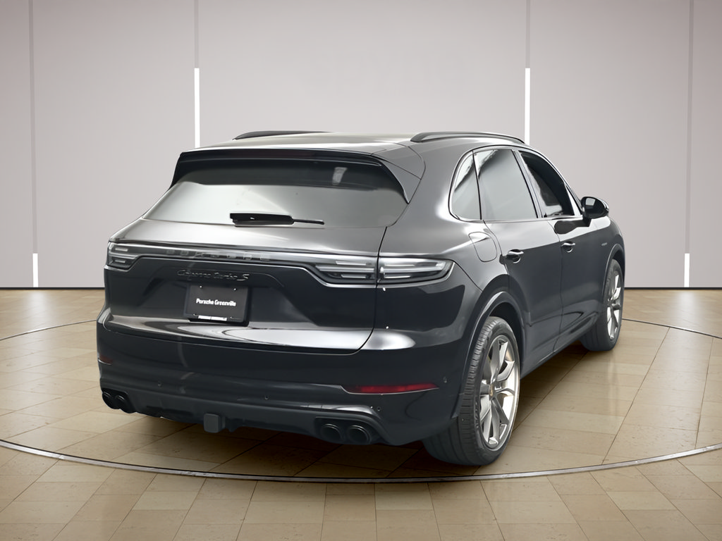 Certified 2022 Porsche Cayenne Turbo S AWD/4WD image 25