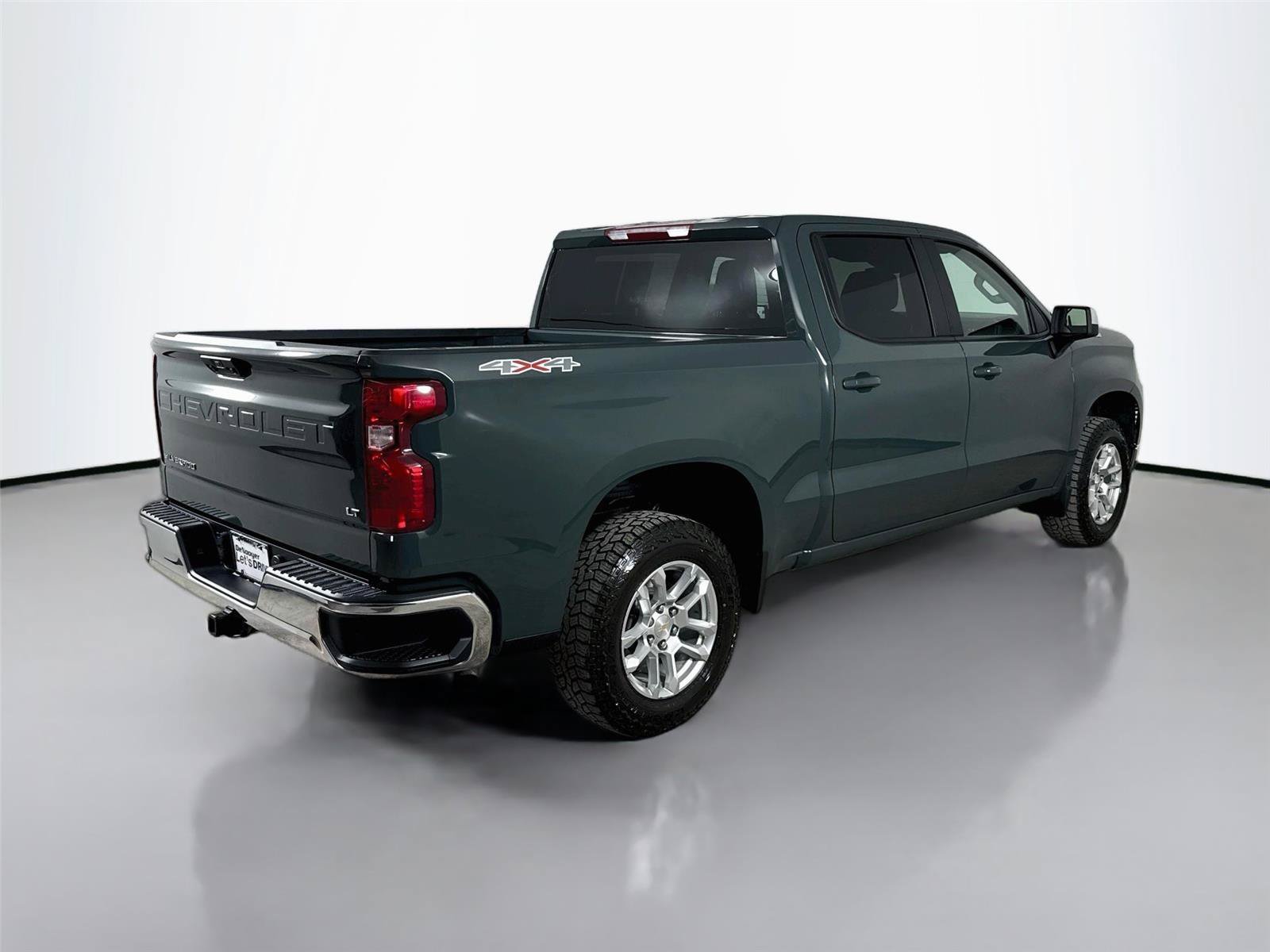 Used 2025 Chevrolet Silverado 1500 LT AWD/4WD image 9