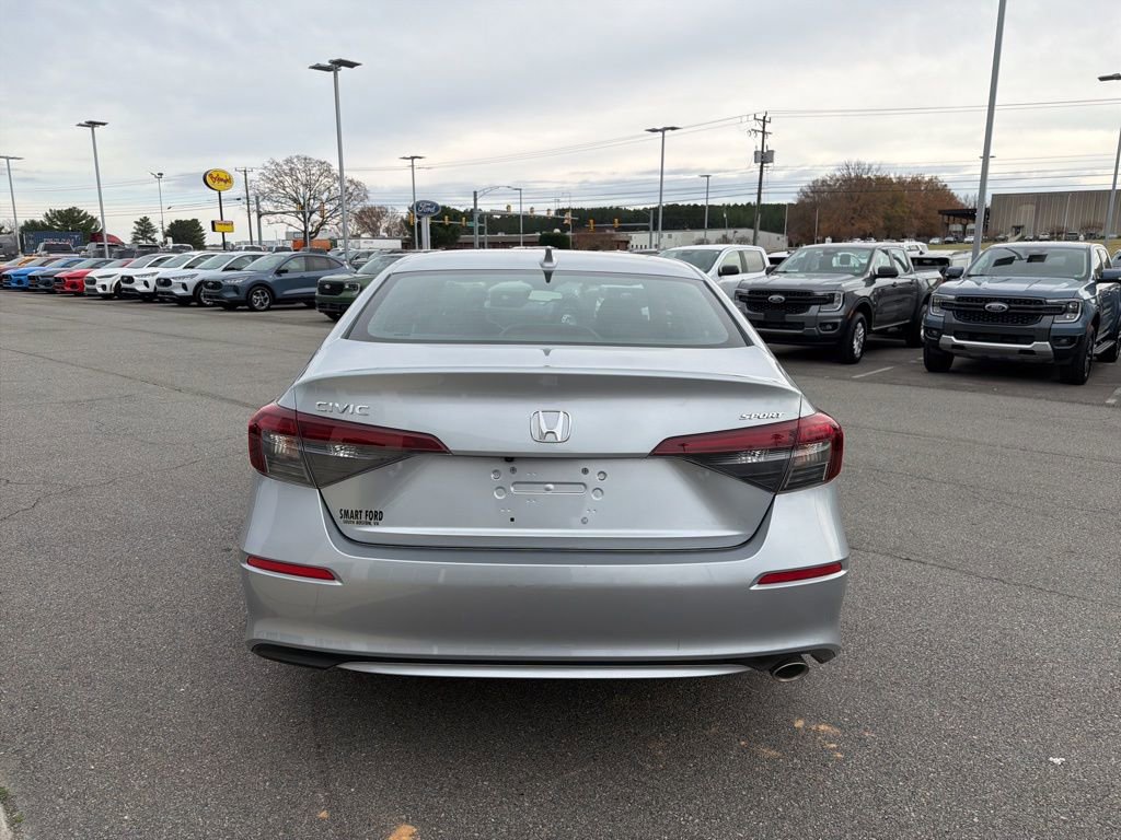 Used 2025 Honda Civic Sport image 4