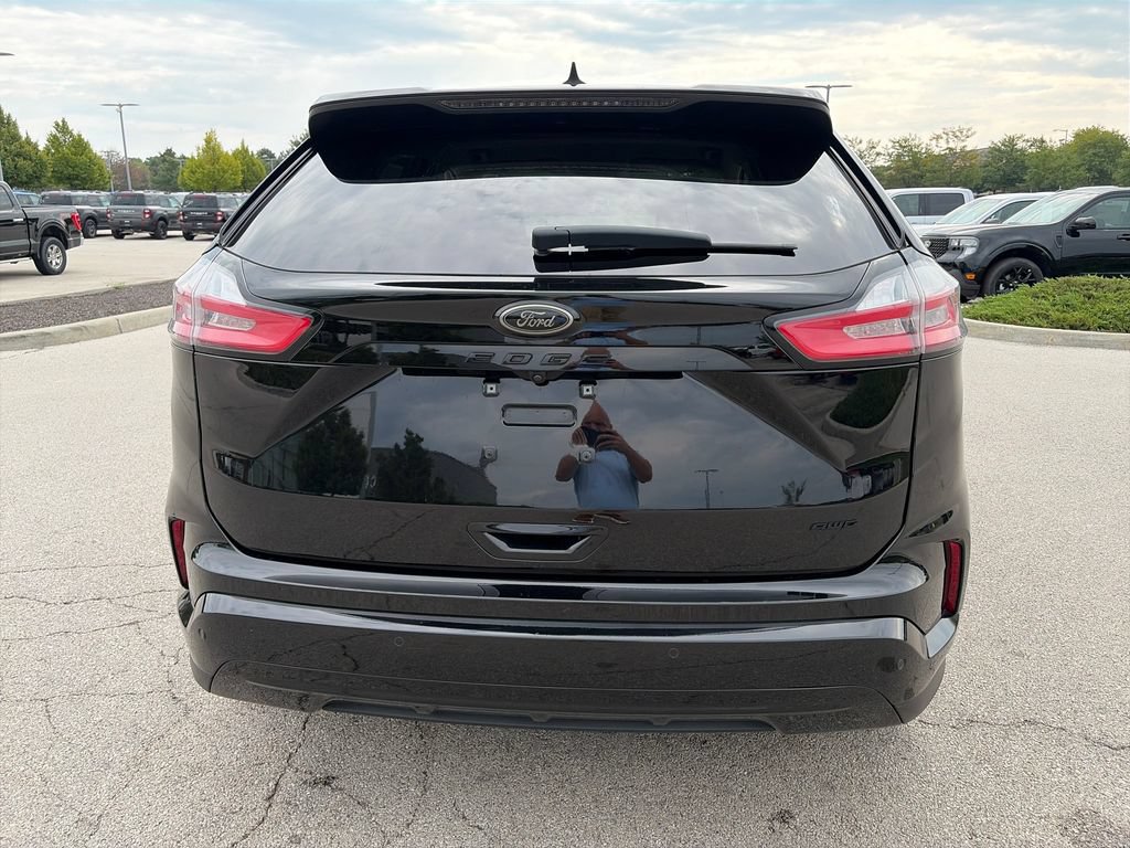 Used 2024 Ford Edge SE w/ Black Appearance Package AWD/4WD image 6