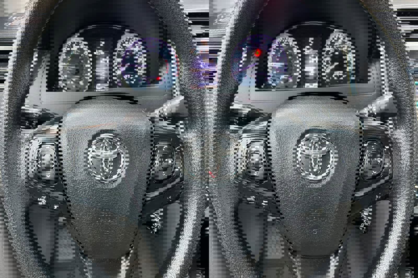 Used 2016 Toyota Camry LE image 22