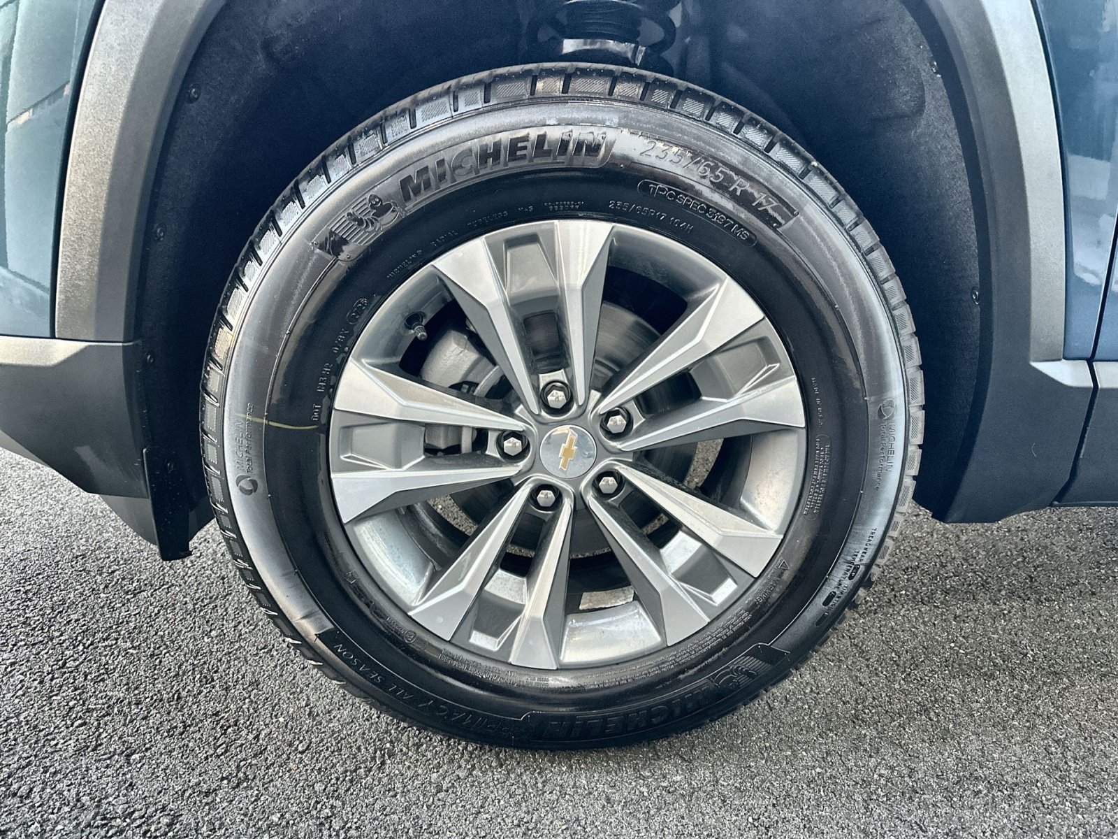New 2027 Chevrolet Equinox LT w/ Safety and Technology Package AWD/4WD image 12