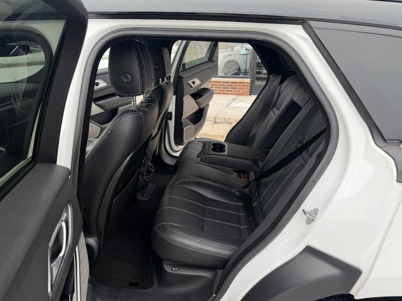 Used 2018 Land Rover Range Rover Velar R-Dynamic SE image 24