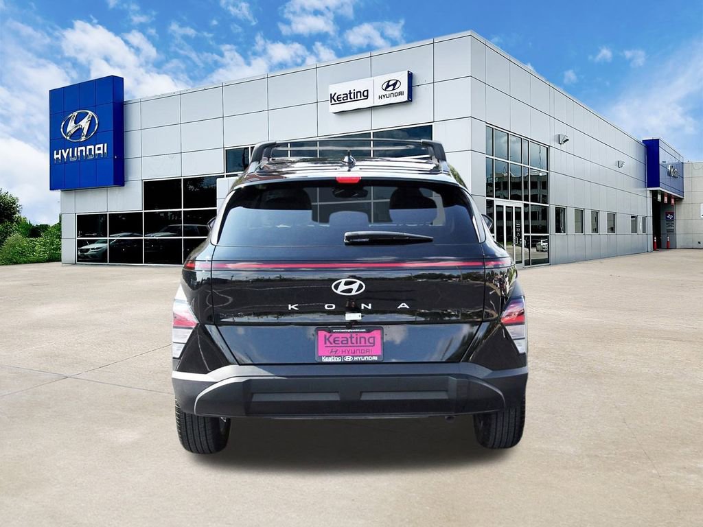Certified 2025 Hyundai Kona SEL FWD image 5