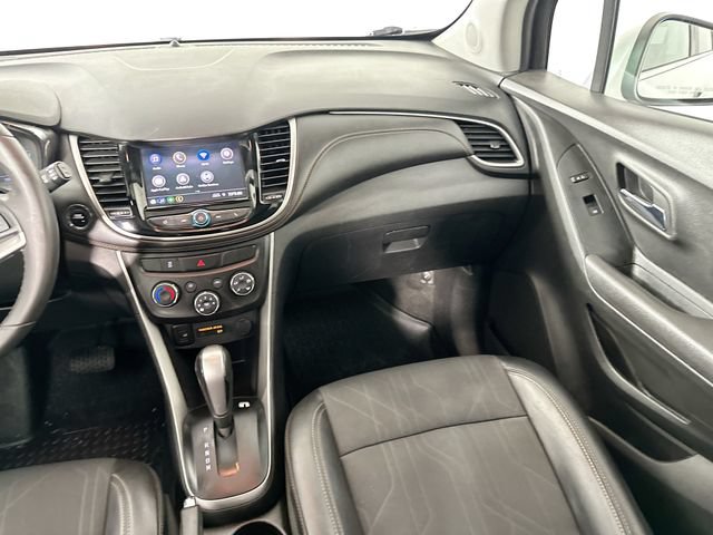 Used 2020 Chevrolet Trax LT w/ LT Convenience Package AWD/4WD image 26