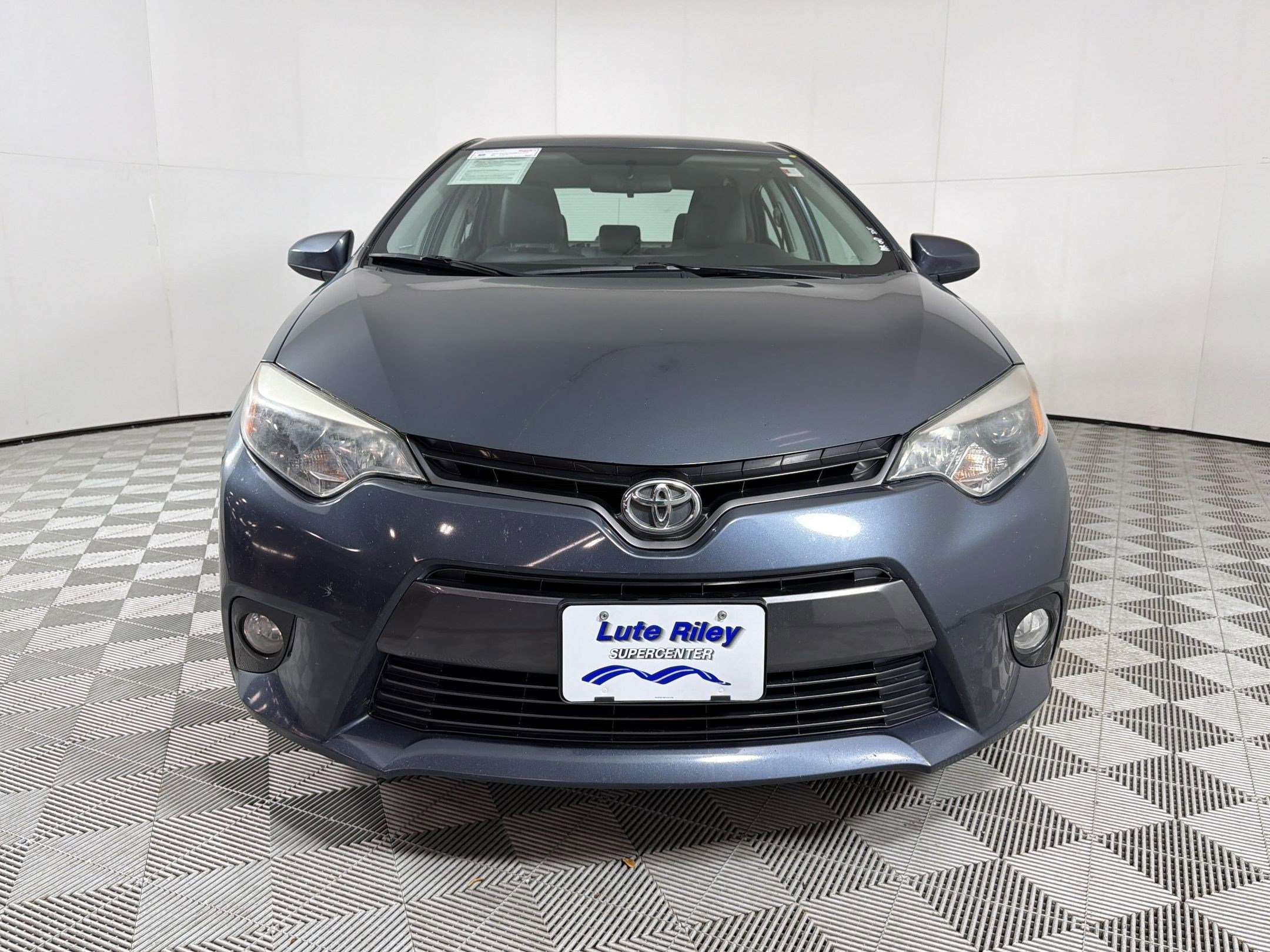 Used 2015 Toyota Corolla LE FWD image 6