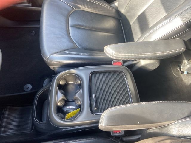 Used 2022 Chrysler Pacifica Touring-L w/ S Appearance Package image 17