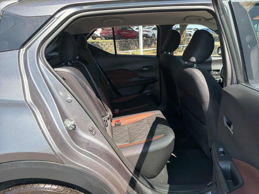 Used 2019 Nissan Kicks SR image 27