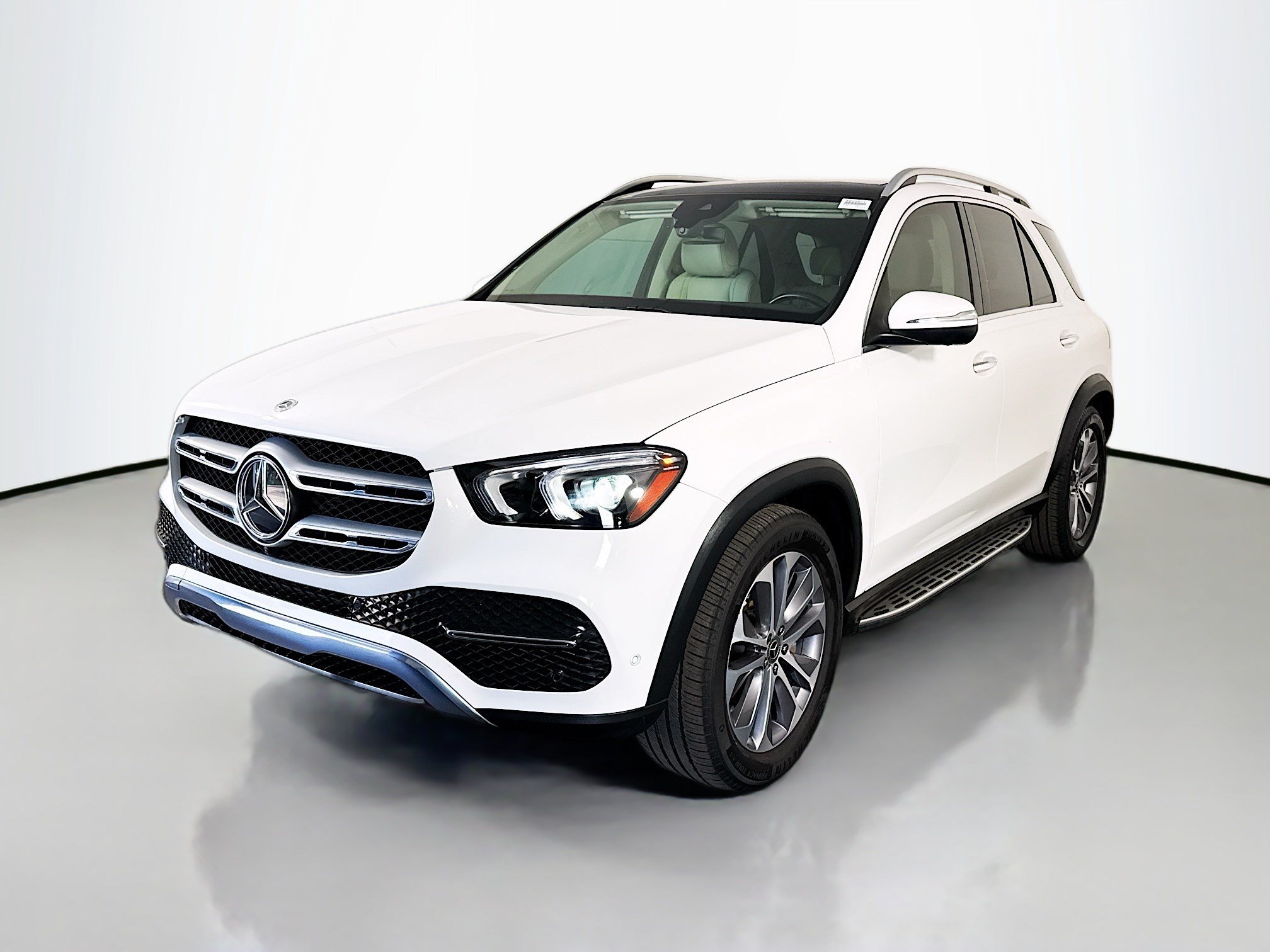Used 2023 Mercedes-Benz GLE 350 4MATIC w/ Premium Package image 4