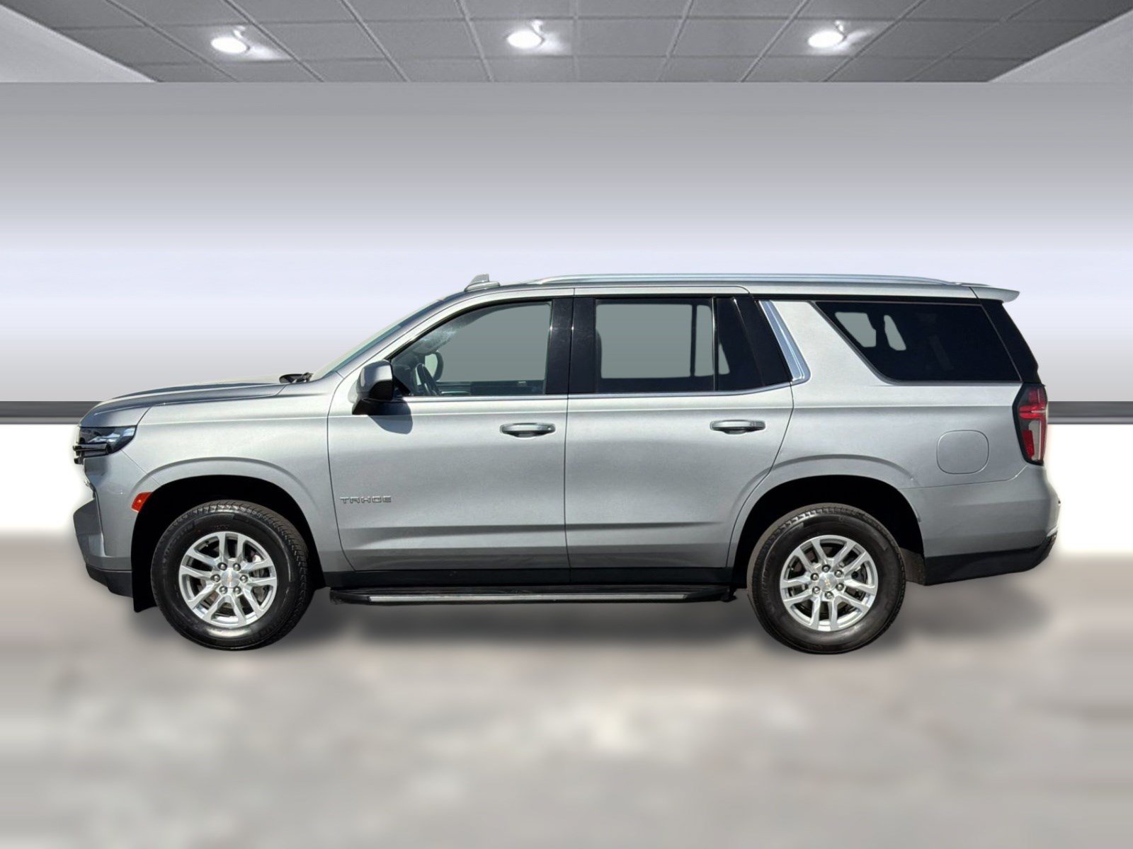 Used 2024 Chevrolet Tahoe LT RWD image 2