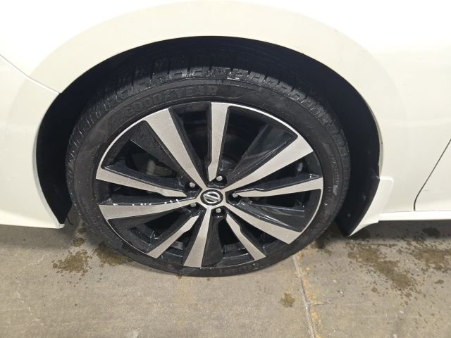 Used 2019 Nissan Altima 2.5 SR w/ SR Premium Package image 11