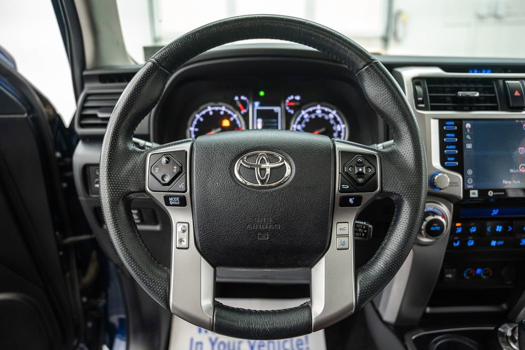 Used 2020 Toyota 4Runner Limited AWD/4WD image 31