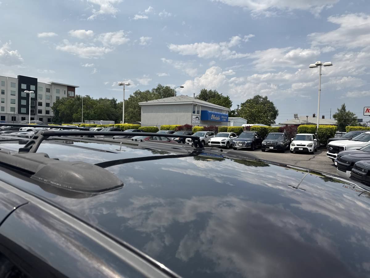Used 2014 Chrysler Town & Country Touring FWD image 18