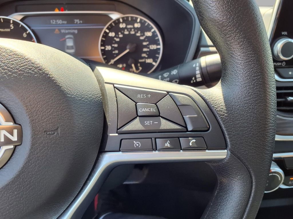 Used 2025 Nissan Altima 2.5 SV image 13