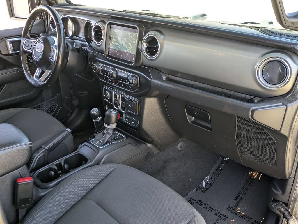 Used 2022 Jeep Wrangler Unlimited Sahara w/ Cold Weather Group AWD/4WD image 29