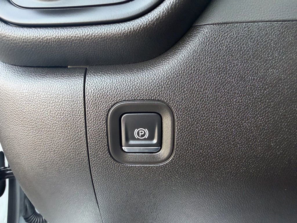 Used 2025 Chevrolet Silverado 2500 Custom w/ Custom Value Package image 13