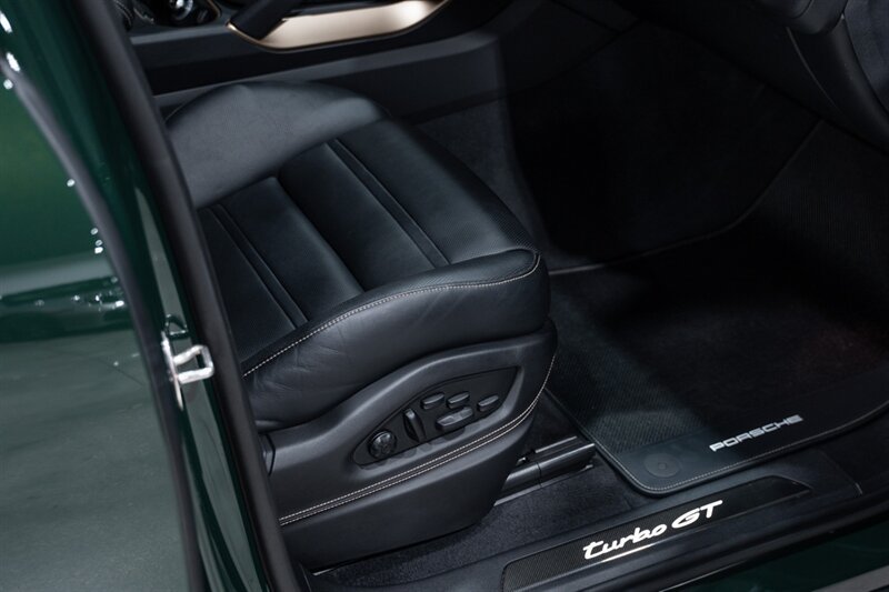 Used 2024 Porsche Cayenne Turbo GT AWD/4WD image 36