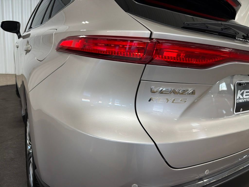 Used 2021 Toyota Venza Limited w/ Advanced Technology Package AWD/4WD image 14