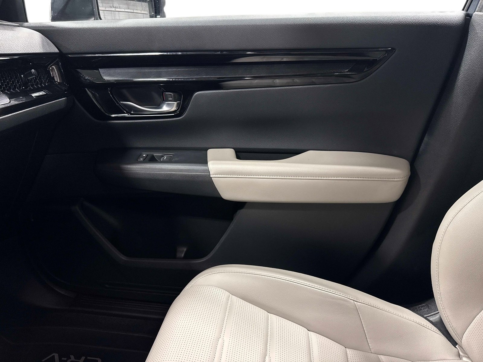 Used 2025 Honda CR-V EX-L image 24