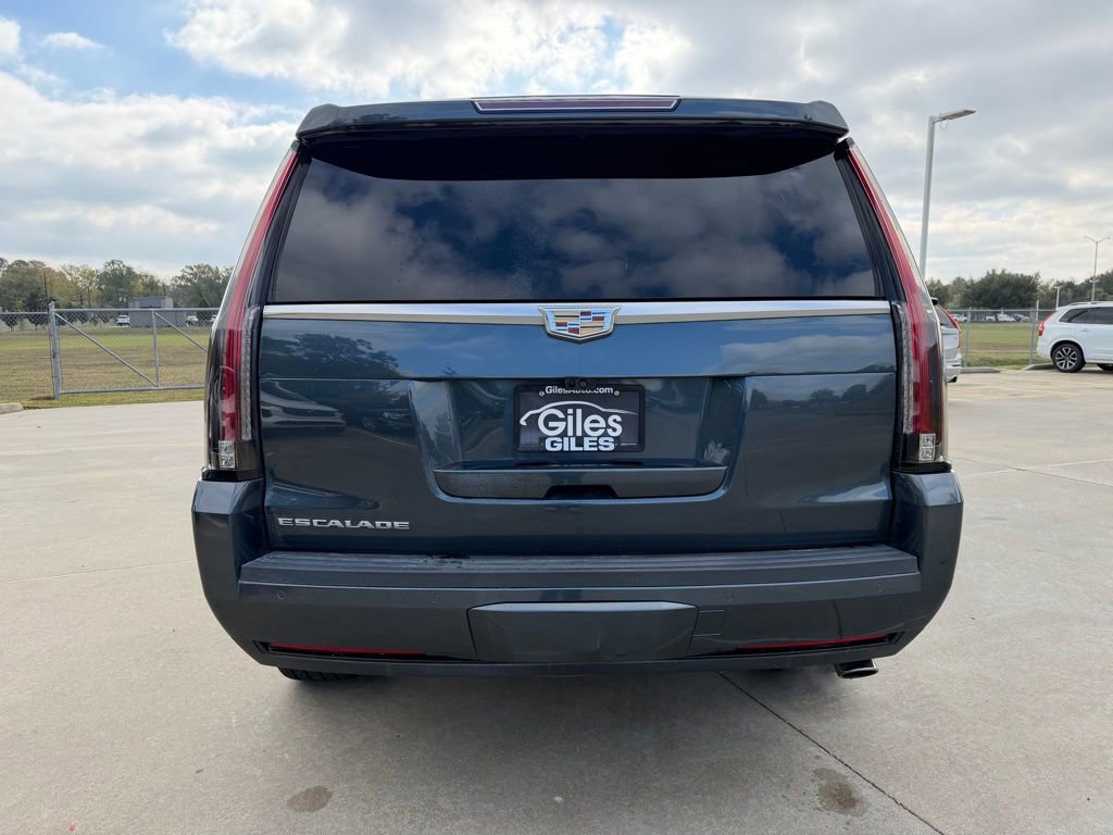 Used 2019 Cadillac Escalade Premium Luxury image 4